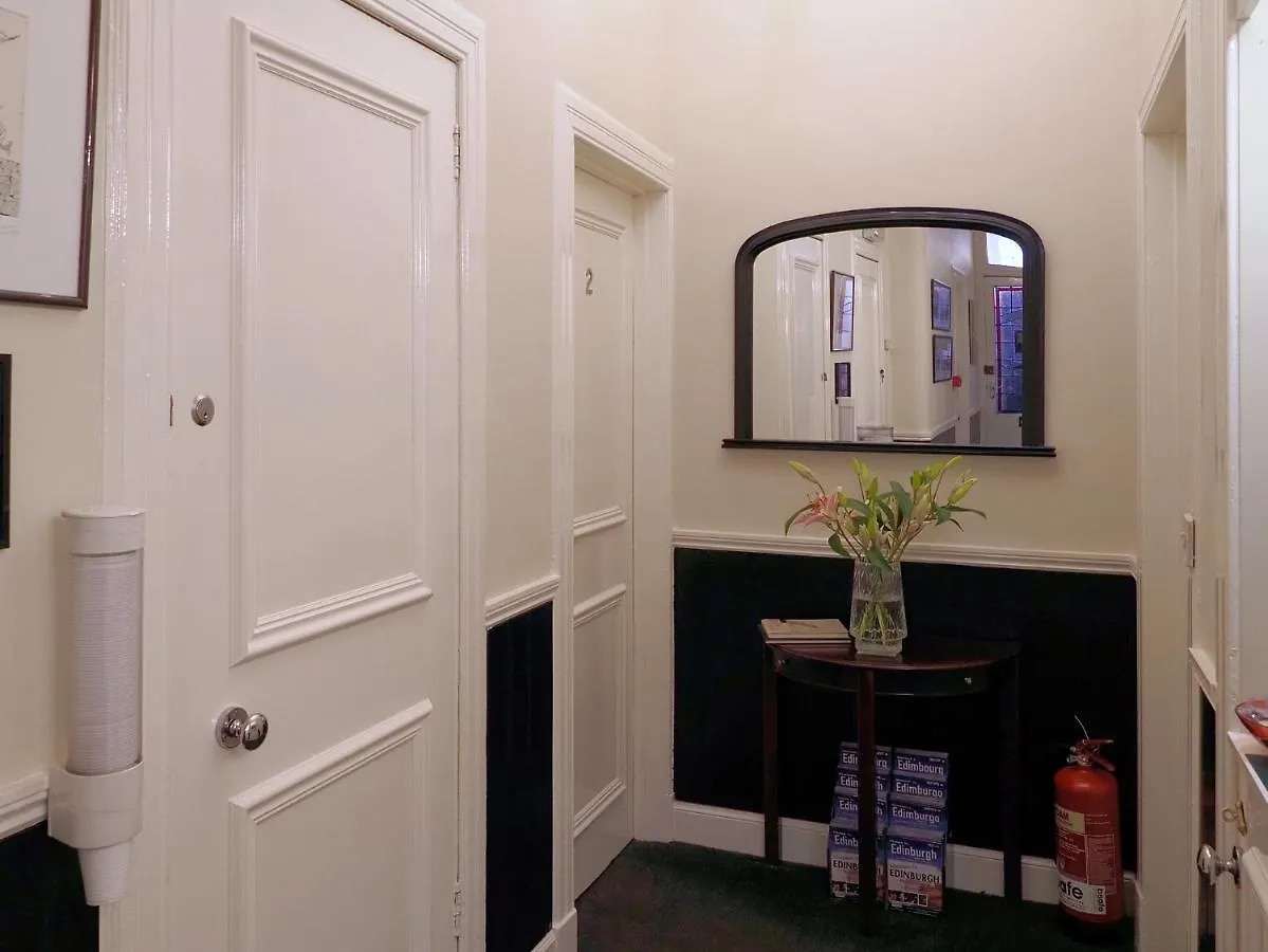 Browns Bed And Breakfast Edinburgh Bed & Breakfast